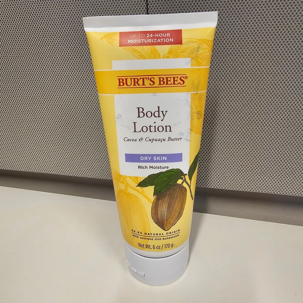 NEW Burt's Bees Body Lotion Cocoa & Cupuacu Butter Dry Skin 6 oz Moisturizing